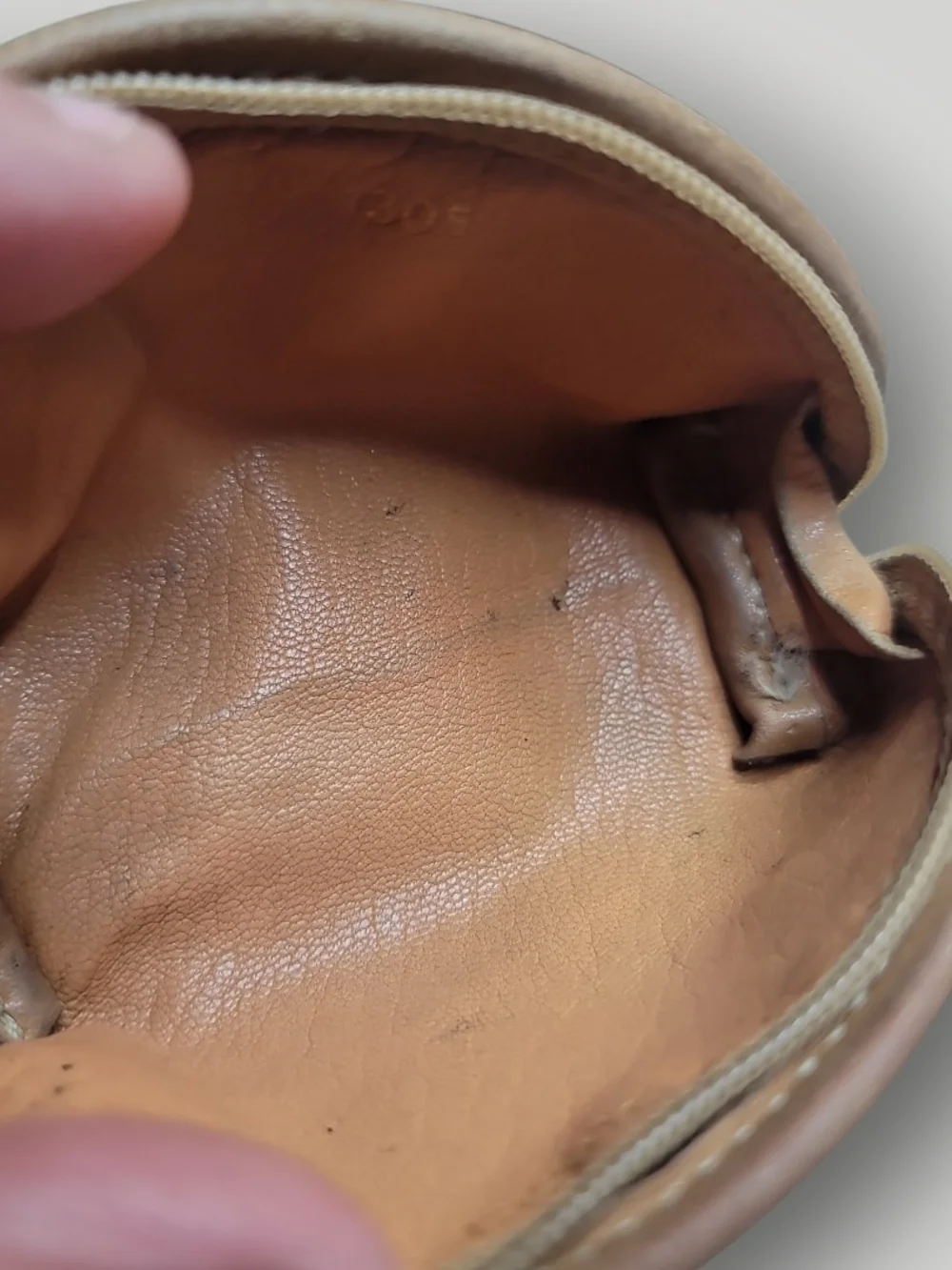 Gucci micro-GG monogram canvas shell coin case Preloved
